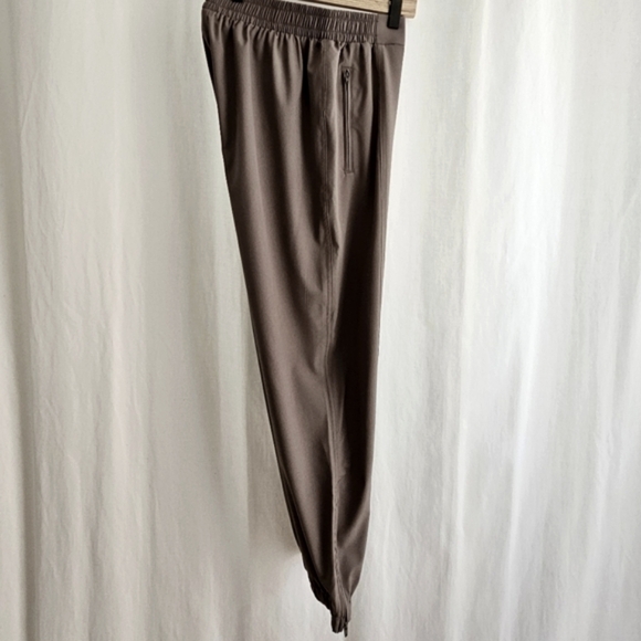 Old Navy Womens StretchTech Jogger Pants - Taupe - Picture 6 of 16